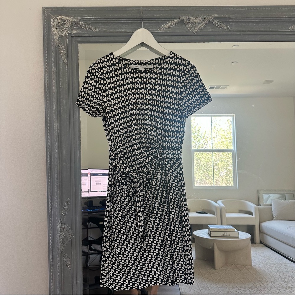 Diane Von Furstenberg Zoe Dress Cascade Dot Silk size‎ M